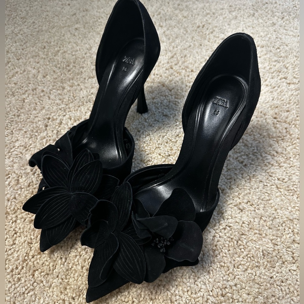 Zara suede shoes 6US black